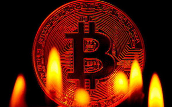 Bitcoin đột ngột lao dốc, vốn hóa bốc hơi 150 tỷ USD trong 24 tiếng - Ảnh 1.