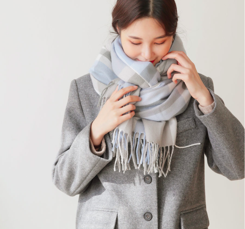 5 kiểu qu&agrave;ng khăn chuẩn style H&agrave;n Quốc: Kh&ocirc;ng chỉ ấm &aacute;p, sang chảnh m&agrave; c&ograve;n hack chiều cao t&agrave;i t&igrave;nh - Ảnh 16.