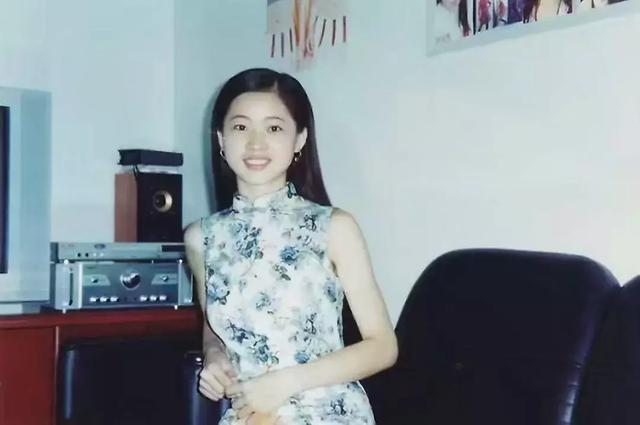 Hỏi thế nào là nhan sắc hot girl hot boy đời đầu, đáp áp cứ lục album ảnh hồi trẻ của phụ huynh là rõ - Ảnh 7. Hỏi thế nào là nhan sắc hot girl hot boy đời đầu, đáp áp cứ lục album ảnh hồi trẻ của phụ huynh là rõ - Ảnh 7.