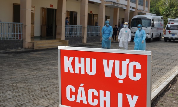Gần 100 trường hợp tiếp xúc gần với hai ca bệnh nhập cảnh trái phép về TP. Hồ Chí Minh có kết quả âm tính lần 3 - Ảnh 1.