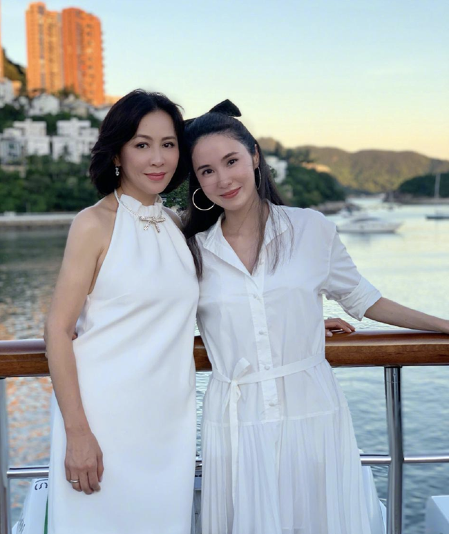 Mổ xẻ profile khủng của qu&yacute; c&ocirc; chanh sả được giới trẻ Trung Quốc ngưỡng mộ: Cuộc sống nhung lụa v&agrave; danh t&iacute;nh người đ&agrave;n &ocirc;ng thần b&iacute; đứng sau - Ảnh 5.