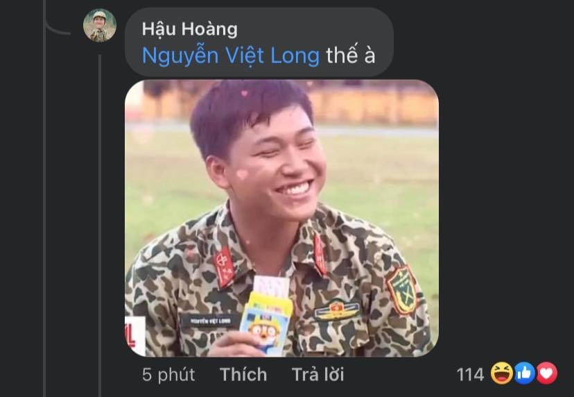 Mũi trưởng Long soi kỹ băng urgo trong ảnh Hậu Hoàng, fan rần rần: Tín vật định tình của anh chị đúng không? - Ảnh 4. Mũi trưởng Long soi kỹ băng urgo trong ảnh Hậu Hoàng, fan rần rần: Tín vật định tình của anh chị đúng không? - Ảnh 4.