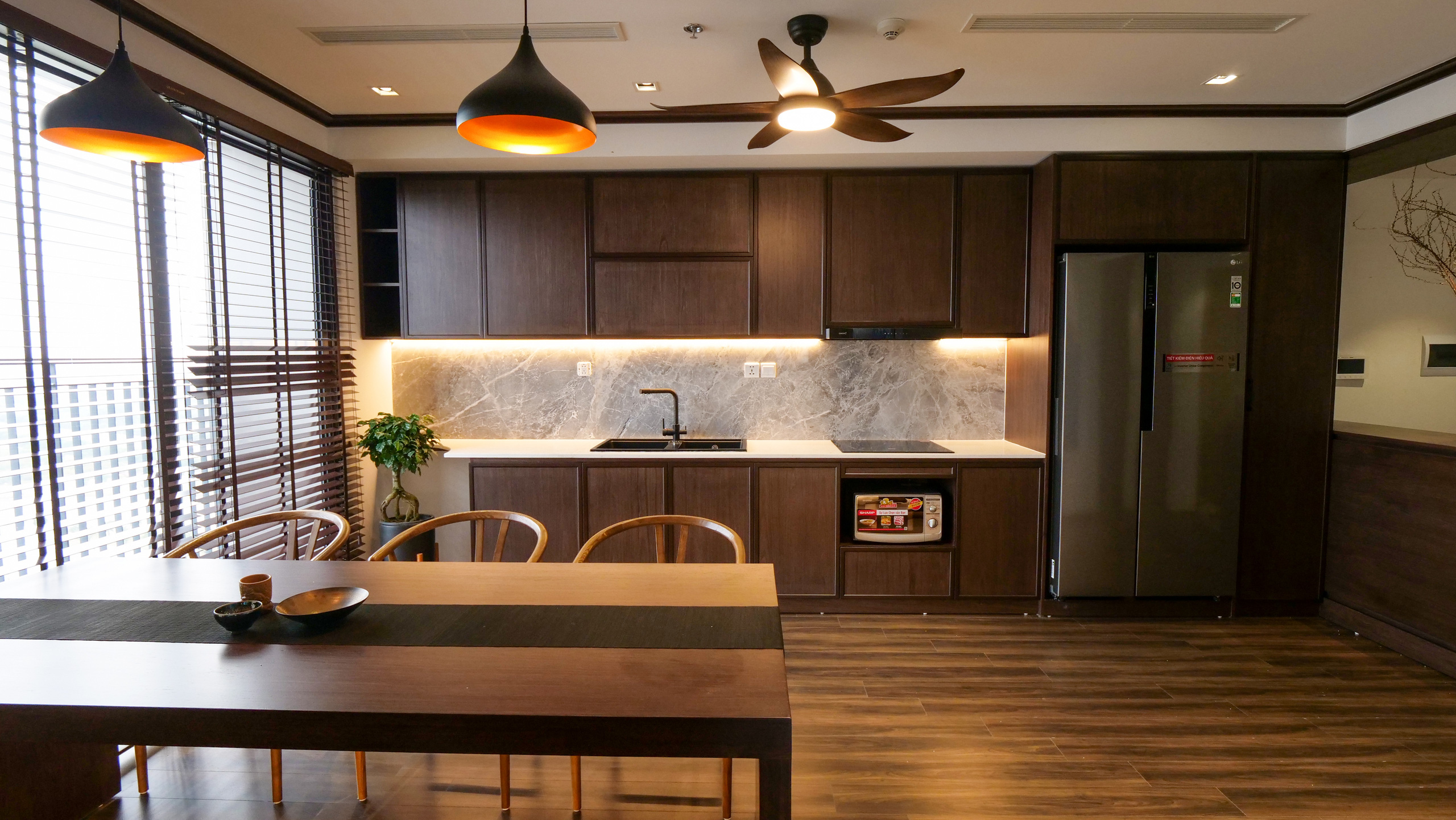 Căn hộ Vinhomes với phong cách Nhật Bản tinh tế và tiện nghi, ăn tiền nhất là view đắt giá bao trọn VinUni - Ảnh 6. Căn hộ Vinhomes với phong cách Nhật Bản tinh tế và tiện nghi, ăn tiền nhất là view đắt giá bao trọn VinUni - Ảnh 6.