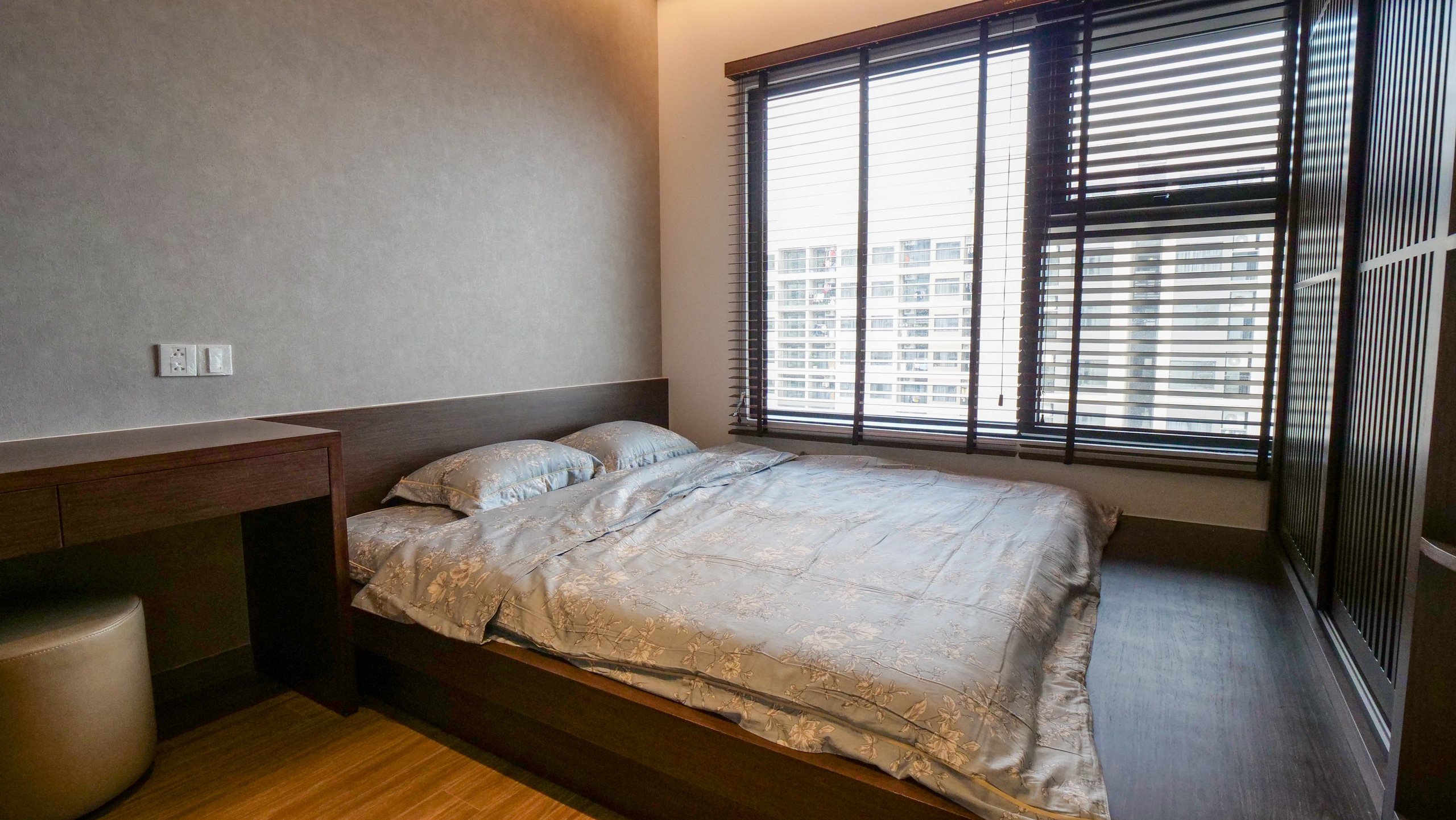 Căn hộ Vinhomes với phong cách Nhật Bản tinh tế và tiện nghi, ăn tiền nhất là view đắt giá bao trọn VinUni - Ảnh 9. Căn hộ Vinhomes với phong cách Nhật Bản tinh tế và tiện nghi, ăn tiền nhất là view đắt giá bao trọn VinUni - Ảnh 9.
