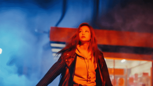 BLACKPINK từng bị say xe khi quay MV debut, Rosé và Jisoo phải đóng cảnh nguy hiểm nhưng phản ứng trái ngược hoàn toàn - Ảnh 6. BLACKPINK từng bị say xe khi quay MV debut, Rosé và Jisoo phải đóng cảnh nguy hiểm nhưng phản ứng trái ngược hoàn toàn - Ảnh 6.