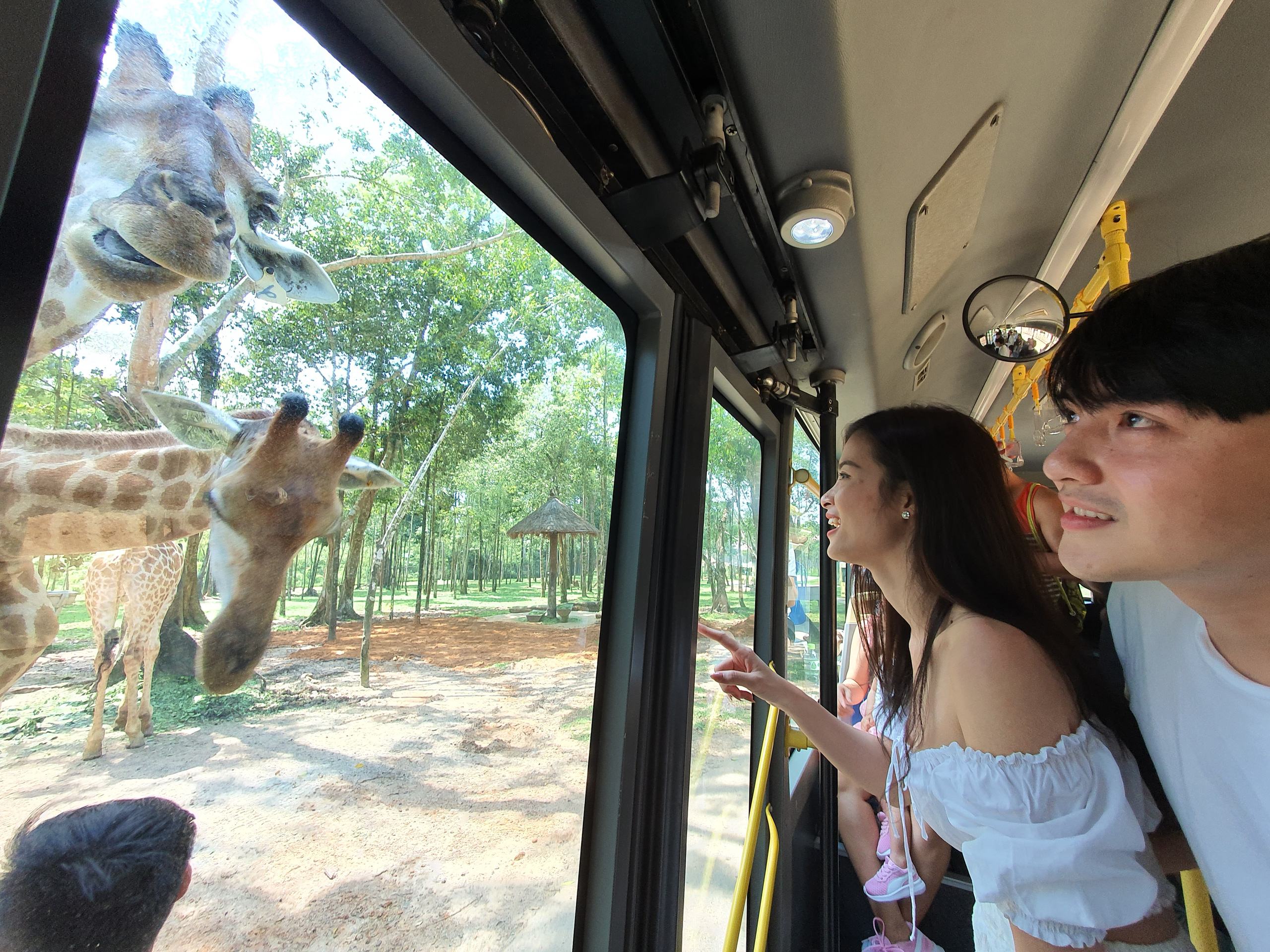 Nếu đến Ph&uacute; Quốc, đừng bỏ qua 8 qu&aacute;n c&agrave; ph&ecirc; view biển sang chảnh n&agrave;y: Nơi ho&agrave;n hảo để ngắm ho&agrave;ng h&ocirc;n, l&ecirc;n h&igrave;nh đẹp đến ngỡ ng&agrave;ng - Ảnh 1.