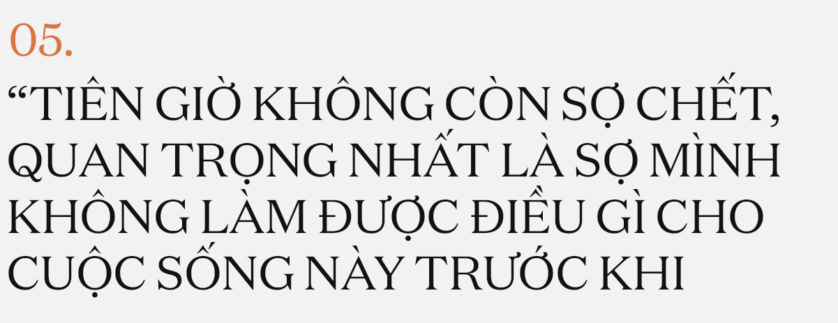 Thuỷ Tiên: Chứng kiến người dân ở trong tận cùng cái khổ thì tôi cũng quên sạch nỗi sợ ở những thời khắc sinh tử nhất của chuyến đi  - Ảnh 22.