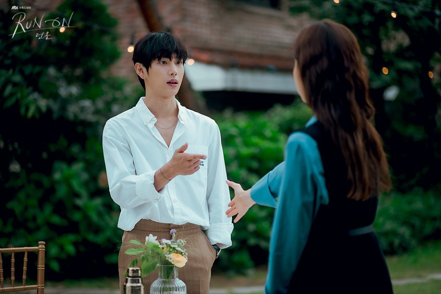 Run On của thánh đơ Shin Se Kyung: Viên ngọc thô không đáng bị quên lãng, nhân vật nào cũng điên mà dễ thương đến lạ - Ảnh 11. Run On của thánh đơ Shin Se Kyung: Viên ngọc thô không đáng bị quên lãng, nhân vật nào cũng điên mà dễ thương đến lạ - Ảnh 11.