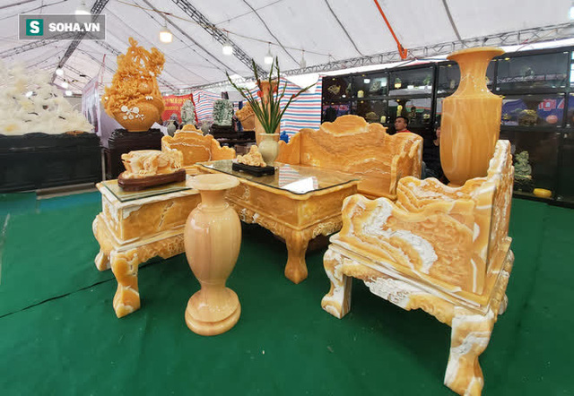 Choáng ngợp bộ bàn ghế ngọc Hoàng Long bán rẻ, giá gần tỷ đồng ở Hà Nội - Ảnh 7.
