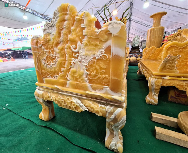 Choáng ngợp bộ bàn ghế ngọc Hoàng Long bán rẻ, giá gần tỷ đồng ở Hà Nội - Ảnh 8.