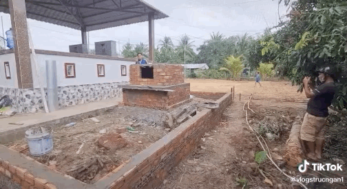 Tro cốt của NS Vân Quang Long đã được đưa về với gia đình ở Việt Nam, lễ an táng sẽ diễn ra trong 2 ngày tới - Ảnh 4. Tro cốt của NS Vân Quang Long đã được đưa về với gia đình ở Việt Nam, lễ an táng sẽ diễn ra trong 2 ngày tới - Ảnh 4.