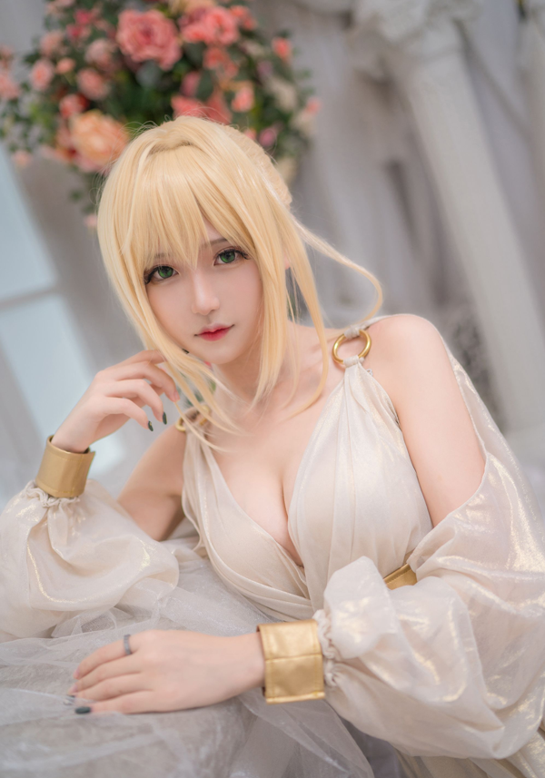 Mát mắt với màn cosplay Nero trong Fate/Grand Order, vòng một lả lơi khiến bao anh em xao xuyến - Ảnh 2.