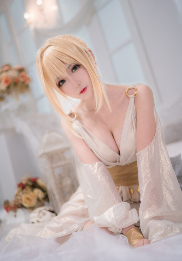 Mát mắt với màn cosplay Nero trong Fate/Grand Order, vòng một lả lơi khiến bao anh em xao xuyến - Ảnh 3.