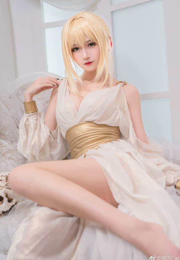 Mát mắt với màn cosplay Nero trong Fate/Grand Order, vòng một lả lơi khiến bao anh em xao xuyến - Ảnh 4.