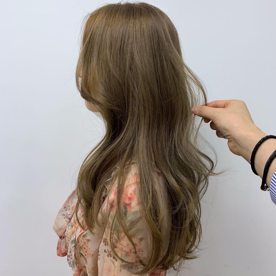 Ngo&agrave;i m&agrave;u n&acirc;u, 9 m&agrave;u t&oacute;c nhuộm n&agrave;y cũng nịnh da vi diệu, gi&uacute;p mặt s&aacute;ng bừng m&agrave; c&ograve;n trẻ ra v&agrave;i tuổi - Ảnh 8.