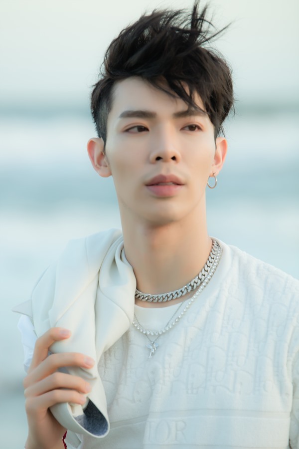 Em Không Sai, Chúng Ta Sai - Ballad vẫn là chân ái của Erik, ra 1 MV hit cả năm! - Ảnh 2. Em Không Sai, Chúng Ta Sai - Ballad vẫn là chân ái của Erik, ra 1 MV hit cả năm! - Ảnh 2.