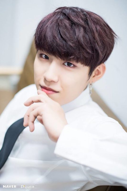 5 idol có thể thành nam thần Kpop thế hệ mới: “Em trai BTS” đẹp như nhân vật truyện tranh, “gà” nhà JYP gây sốt chỉ vì... tóc dài quá đẹp - Ảnh 14. 5 idol có thể thành nam thần Kpop thế hệ mới: “Em trai BTS” đẹp như nhân vật truyện tranh, “gà” nhà JYP gây sốt chỉ vì... tóc dài quá đẹp - Ảnh 14.