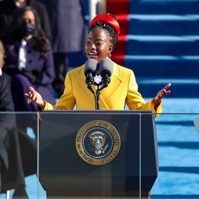 Chân dung cô gái trẻ xinh đẹp được chọn đọc thơ trong lễ nhậm chức của tân Tổng thống Mỹ Joe Biden - Ảnh 2.