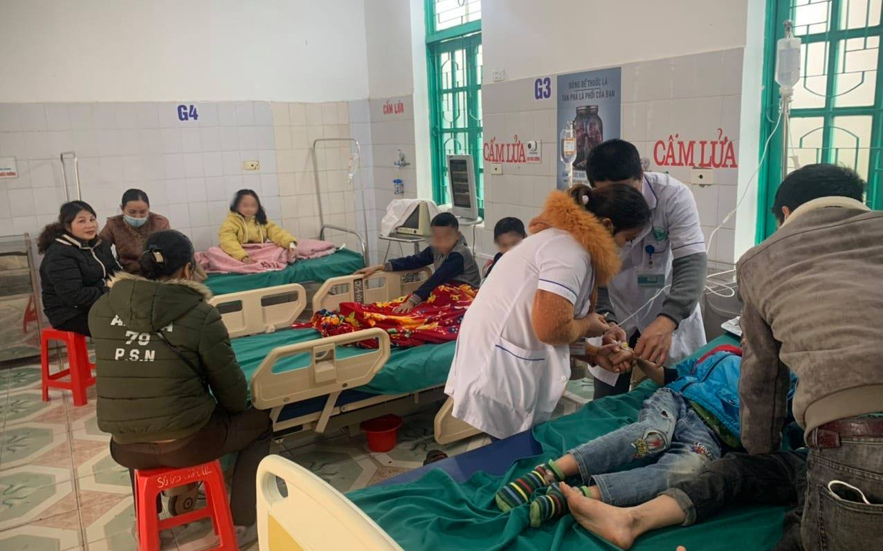 Nghệ An: 7 học sinh tiểu học nhập viện nghi ngộ độc