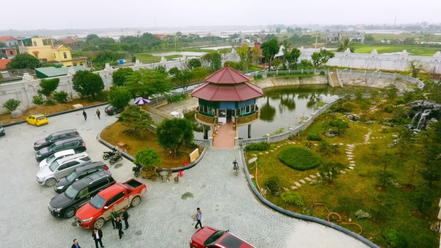 Cận cảnh l&acirc;u đ&agrave;i d&aacute;t v&agrave;ng của đại gia xi măng ở Ninh B&igrave;nh: X&acirc;y th&ocirc; hết 400 tỷ, nội thất đắt đến cho&aacute;ng ngợp - Ảnh 8.