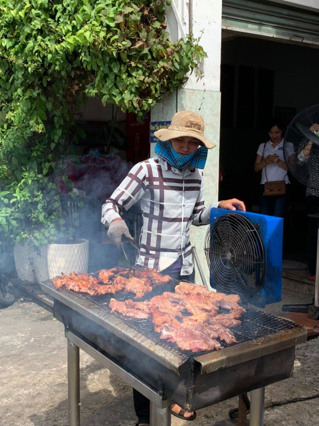 Dân mạng tranh cãi quán cơm tấm đắt nhất nhì Sài Gòn tới 165k/phần mà cứ ghé ăn là dính chưởng, nhưng nhờ chất lượng của miếng sườn nên đã cứu vớt lại tất cả!? - Ảnh 6.