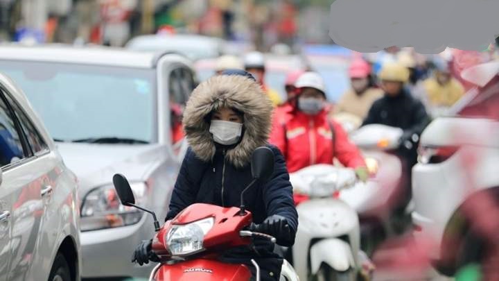 It's raining again: the north has rained, the lowest temperature in Hanoi is only 13 degrees C as of tomorrow - Photo 1.