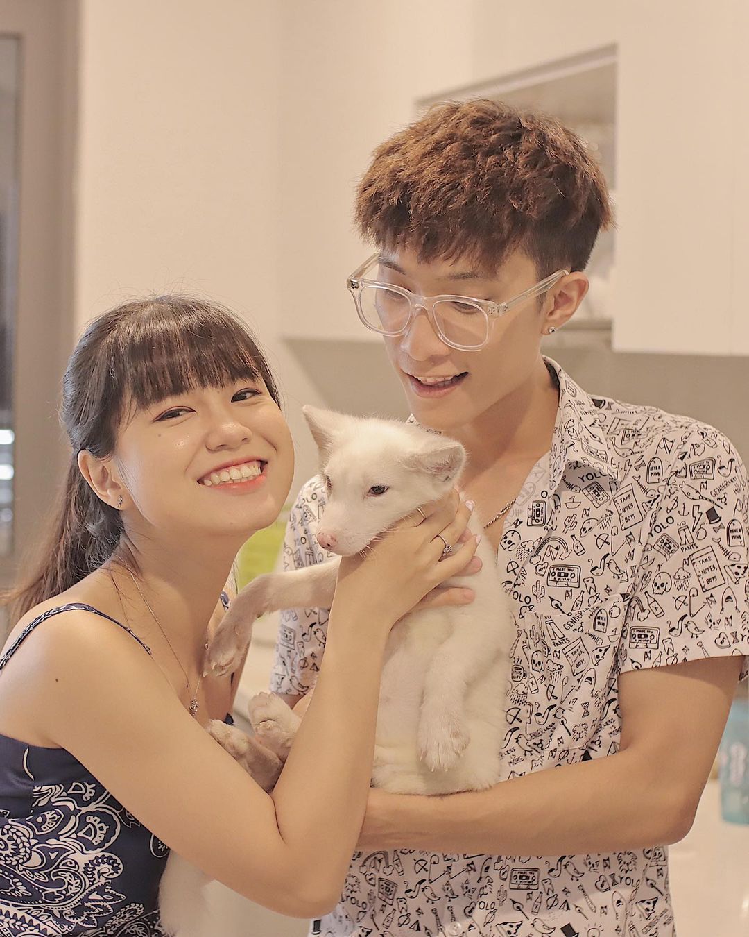 Ozingizni anal jinsiy aloqaga tayyorlash haqida porno videoni tomosha qiling. Erkaklar jimirlab, nola qiladilar