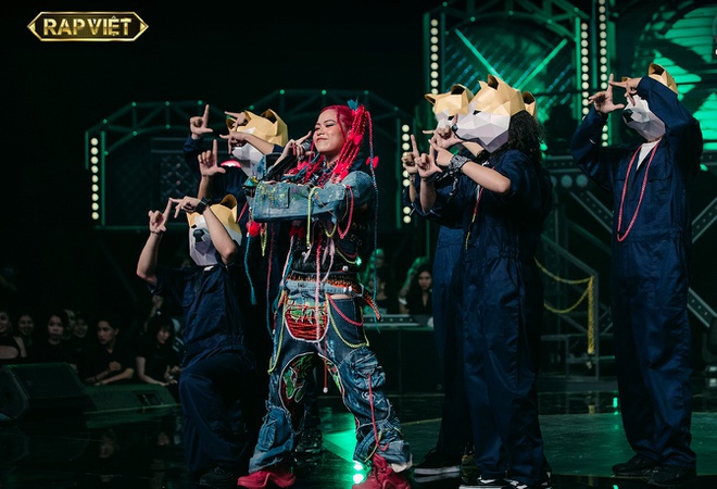 Tlinh - Từ cô nàng “chân ướt chân ráo bước vào thế giới rap đến “Queen Of Rap” thế hệ mới - Ảnh 5. Tlinh - Từ cô nàng “chân ướt chân ráo bước vào thế giới rap đến “Queen Of Rap” thế hệ mới - Ảnh 5.