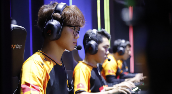 Team Flash, từ kẻ chiến bại đến đương kim vô địch LMHT Việt Nam - Ảnh 8.