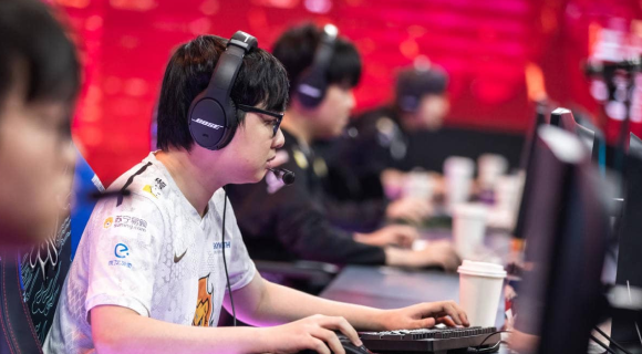 SofM: Hơn cả một biểu tượng, &ldquo;Duy Cầu Giấy&rdquo; đ&atilde; đưa nền eSports Việt l&ecirc;n một tầm cao mới  - Ảnh 3.