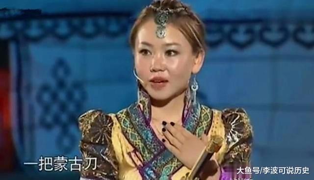 Phát hiện con dao làm bếp của mẹ có hoa văn đặc biệt, con gái lén đem đi thẩm định và ngỡ ngàng khi biết sự thật về nó - Ảnh 1.