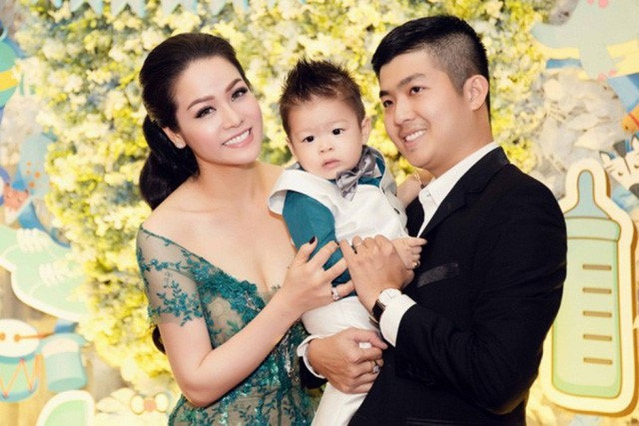 Sao Vbiz đấu tố cực căng hậu ly hôn: Từ đấu khẩu 1:1 đến “vạch mặt” ngoại tình, có cặp kéo dài vài năm chưa dứt - Ảnh 11. Sao Vbiz đấu tố cực căng hậu ly hôn: Từ đấu khẩu 1:1 đến “vạch mặt” ngoại tình, có cặp kéo dài vài năm chưa dứt - Ảnh 11.
