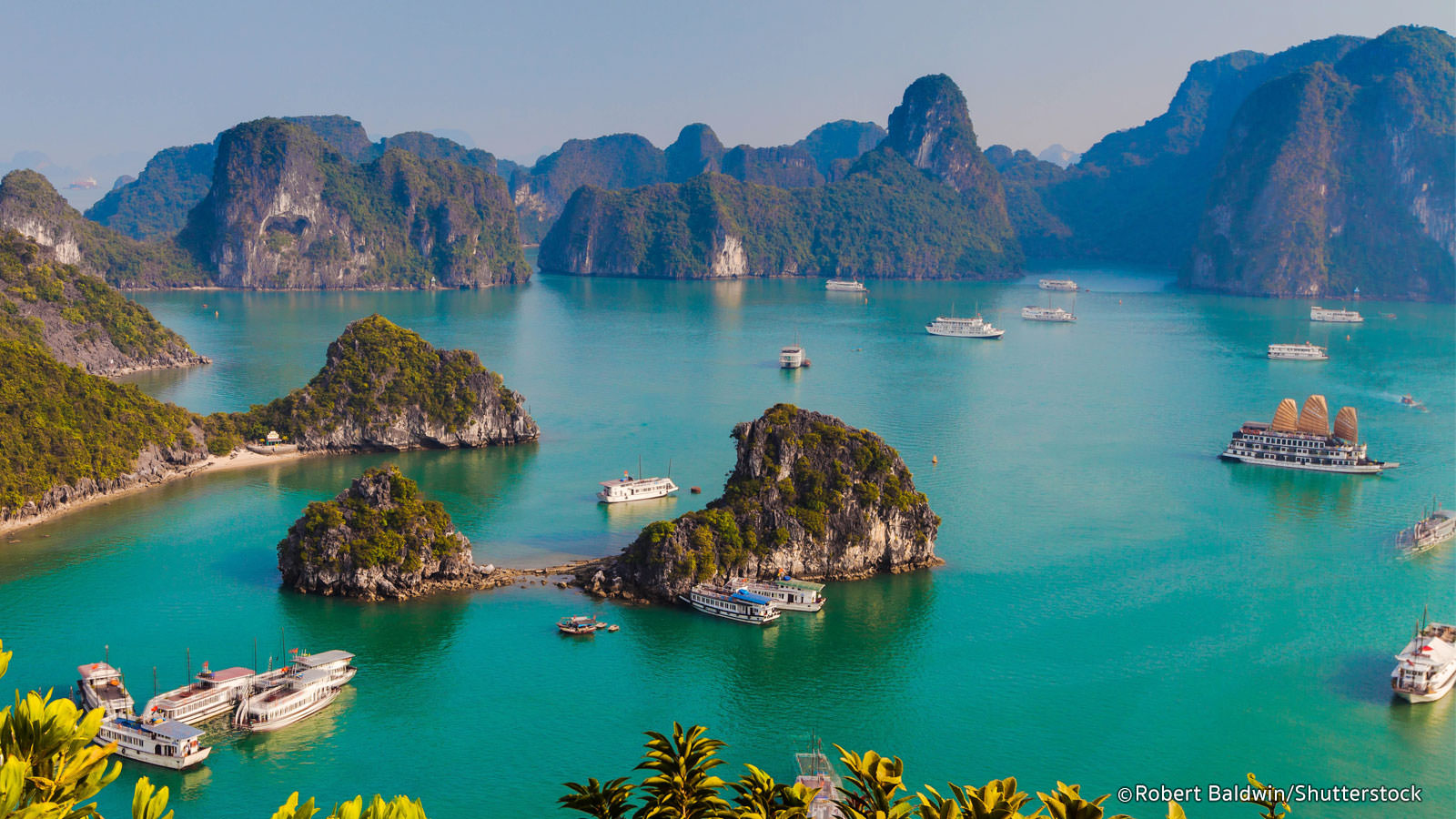 Từ ngày 1/10, những địa điểm du lịch nổi tiếng nào ở Việt Nam sẽ mở cửa đón khách trở lại? - Ảnh 2.