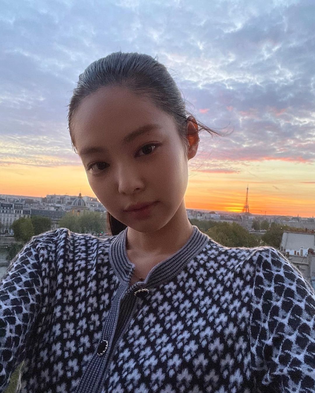 Jisoo - Jennie (BLACKPINK) hẹn hò giữa Paris Fashion Week, nhìn mặt mộc mà netizen phải thốt lên: Thể nào được tôn là biểu tượng nhan sắc! - Ảnh 8.