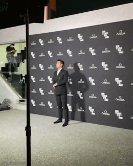 L&acirc;u lắm rồi Hyun Bin mới đi sự kiện: Visual biến vạn bức ảnh th&agrave;nh poster phim l&agrave; đ&acirc;y, bảo sao Son Ye Jin sa v&agrave;o lưới t&igrave;nh - Ảnh 9.