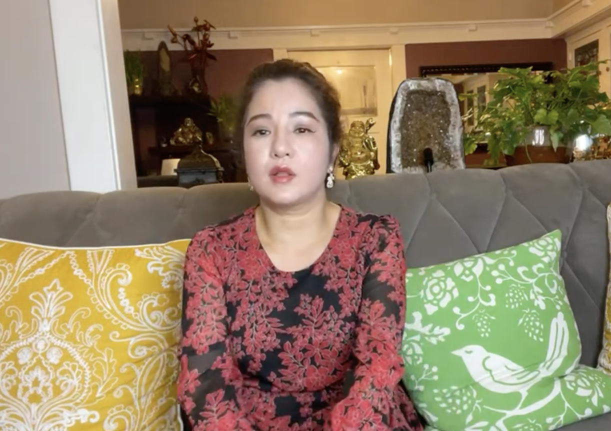 Thúy Nga xúc động kể về kỷ niệm với Phi Nhung, bày tỏ mong muốn: Tôi mong gia đình chị Phi Nhung đính chính lại một cách chính xác nhất - Ảnh 2. Thúy Nga xúc động kể về kỷ niệm với Phi Nhung, bày tỏ mong muốn: Tôi mong gia đình chị Phi Nhung đính chính lại một cách chính xác nhất - Ảnh 2.
