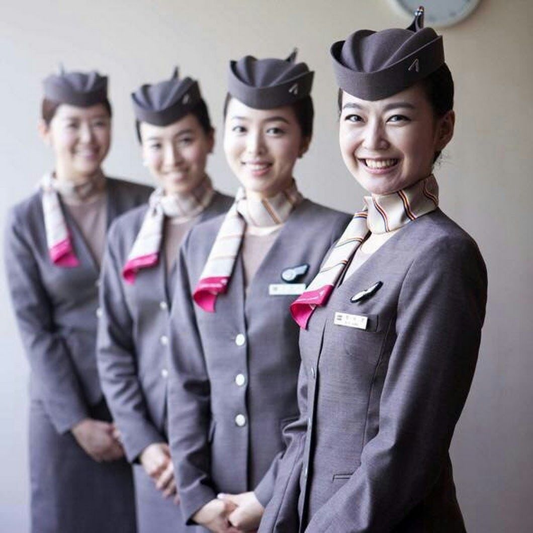 Đồng phục của tiếp viên hàng không Hàn Quốc: Đa phần đều nhã nhặn nhưng đột phá nhất thì phải là hãng cuối - Ảnh 7.