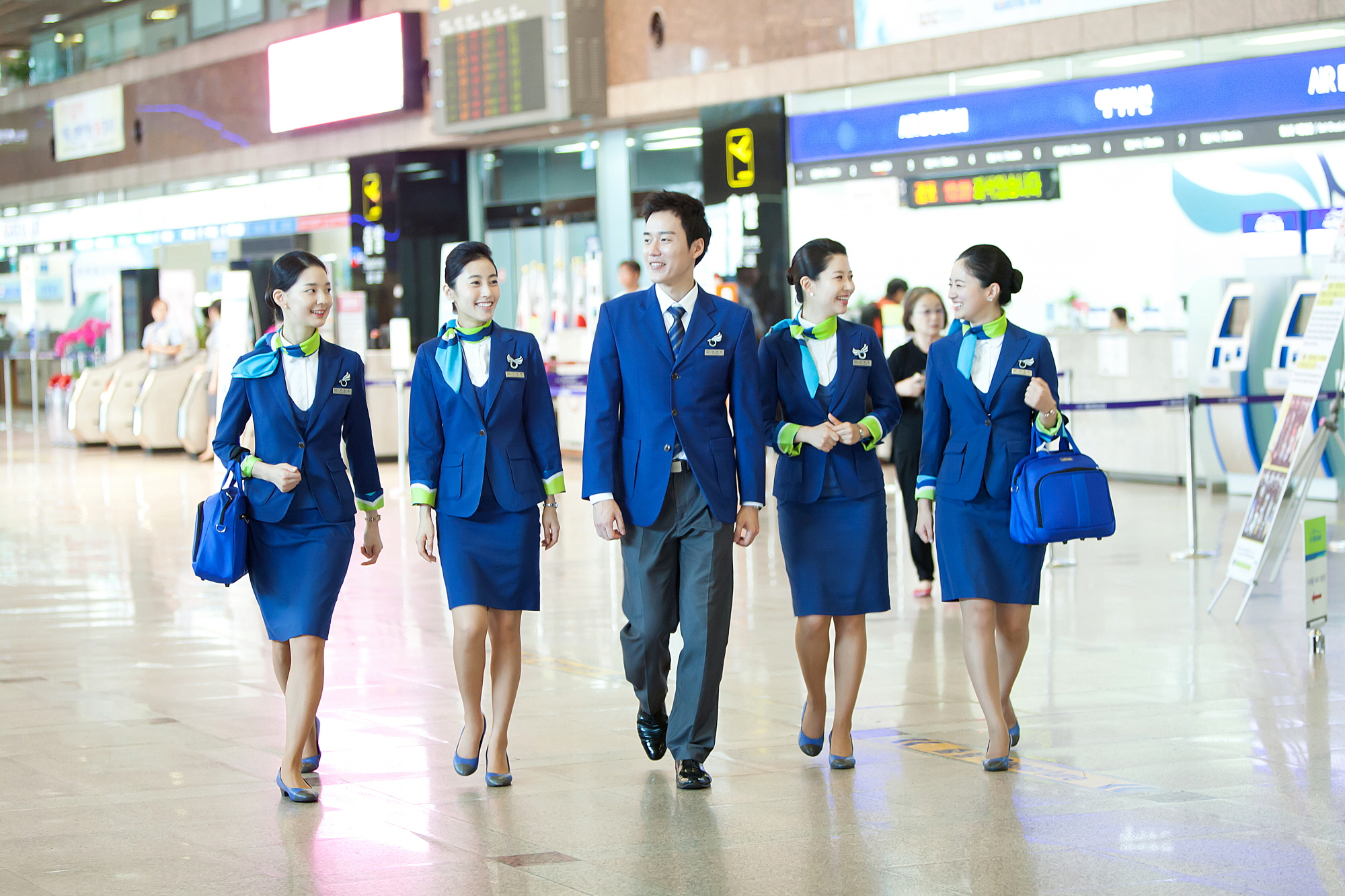 Đồng phục của tiếp viên hàng không Hàn Quốc: Đa phần đều nhã nhặn nhưng đột phá nhất thì phải là hãng cuối - Ảnh 13.