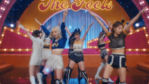 TWICE bùng nổ visual nhưng hát tiếng Anh như tiếng Hàn trong MV mới, netizen ngán ngẩm vì động thái vắt kiệt sức gà nhà của JYP - Ảnh 4.