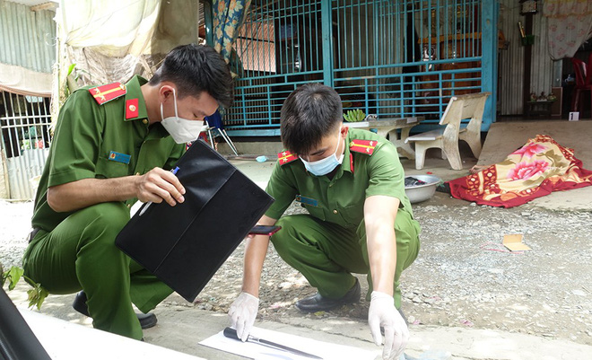 An Giang: Một phụ nữ đang giặt đồ bị h&agrave;ng x&oacute;m đ&acirc;m h&agrave;ng chục nh&aacute;t tử vong, 2 người kh&aacute;c bị đ&acirc;m nguy kịch - Ảnh 4.