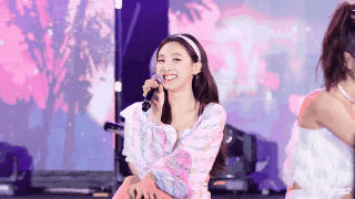 Nayeon (TWICE) lựa chọn ca khúc mình thích trình diễn nhất, à hoá ra cũng chính là bài cô từng hát nhép lồ lộ trên sân khấu - Ảnh 8.