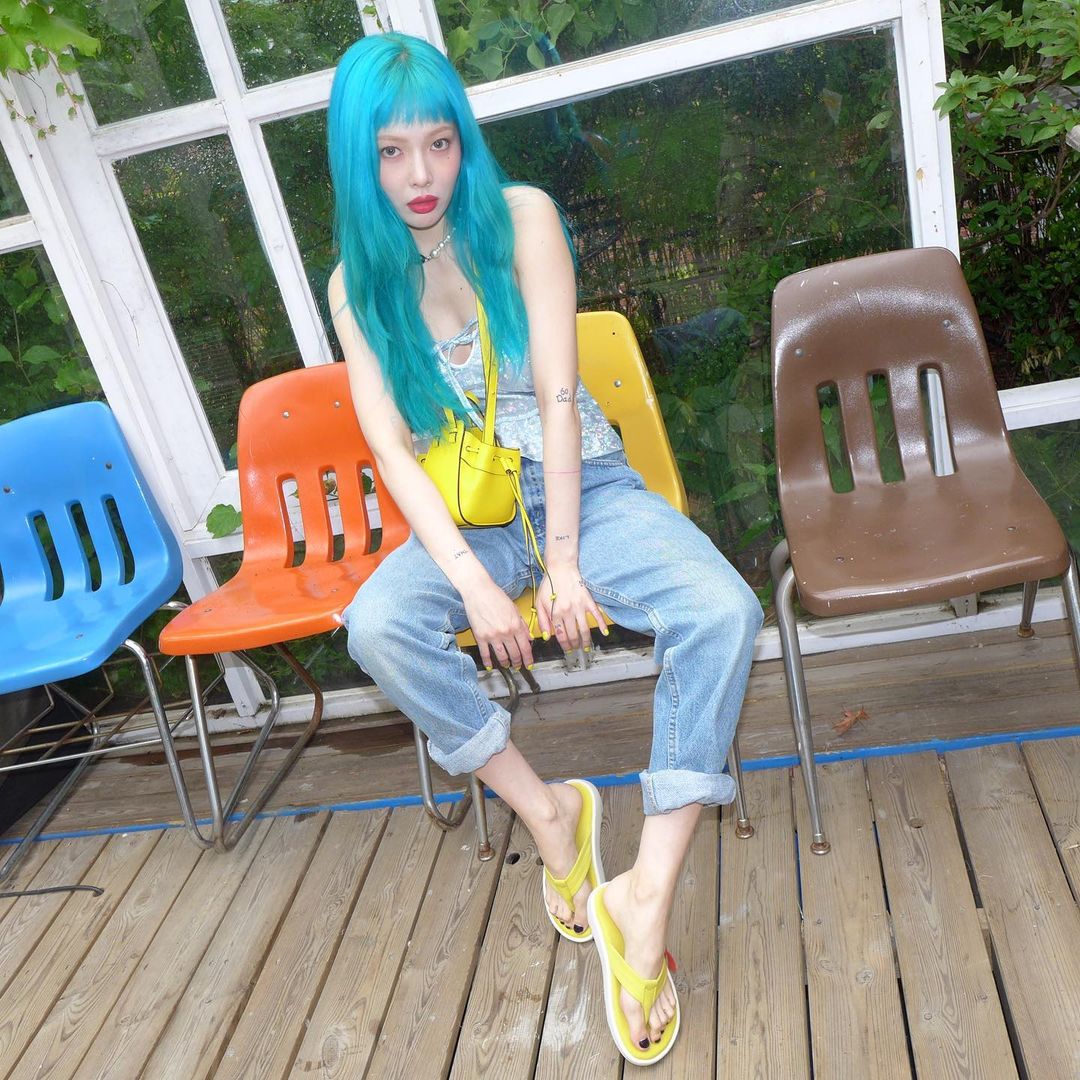 Màn giảm cân gây sốc Kbiz: Hyuna công khai chỉ nặng 41,3kg, chân tay gầy gò khẳng khiu làm fan lo lắng tột độ - Ảnh 5. Màn giảm cân gây sốc Kbiz: Hyuna công khai chỉ nặng 41,3kg, chân tay gầy gò khẳng khiu làm fan lo lắng tột độ - Ảnh 5.