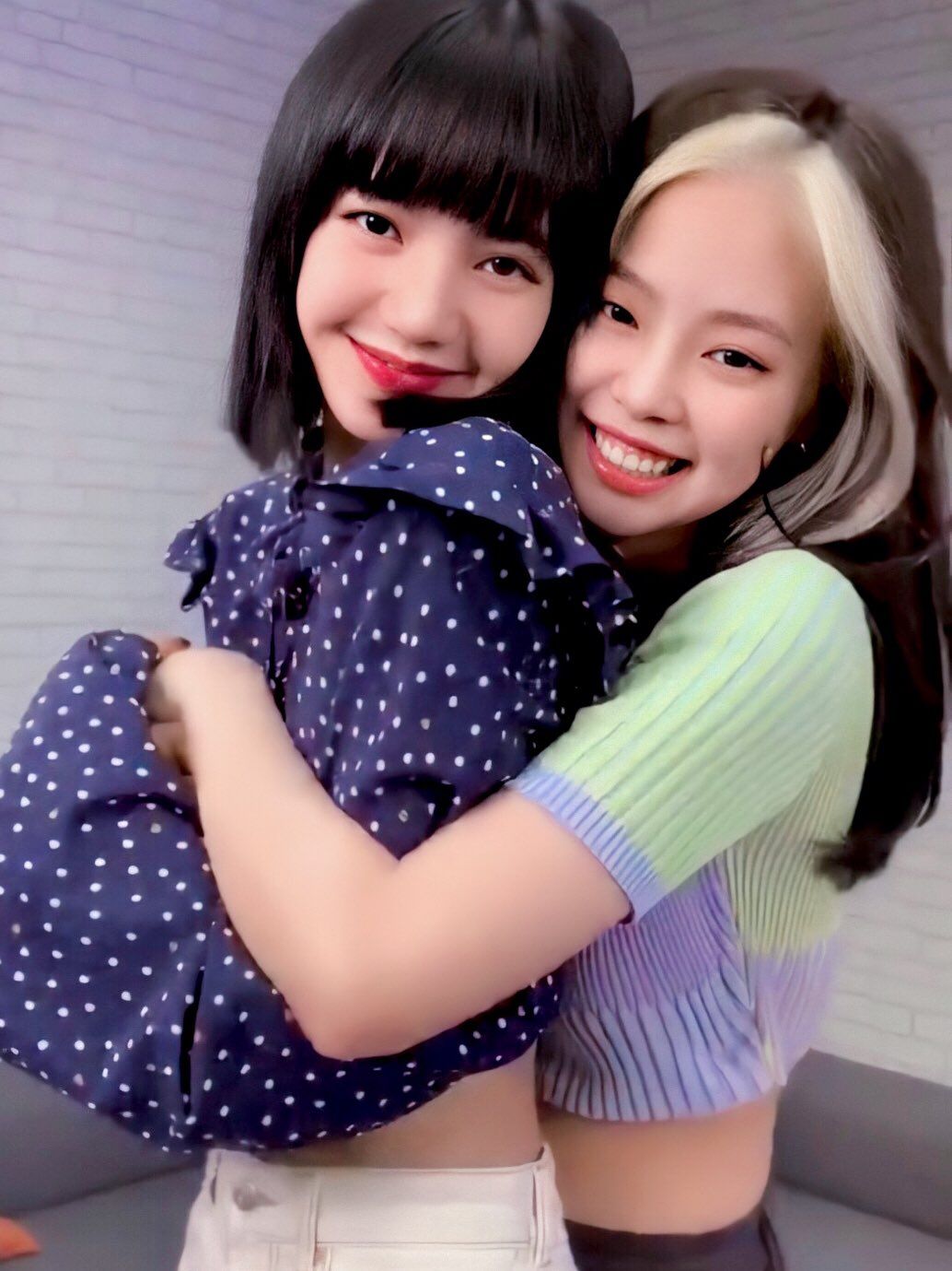 Trong BLACKPINK có cặp đôi Jennie - Lisa gấp đôi visual cực đã mắt, nhưng có bất hòa như lời đồn? - Ảnh 4. Trong BLACKPINK có cặp đôi Jennie - Lisa gấp đôi visual cực đã mắt, nhưng có bất hòa như lời đồn? - Ảnh 4.