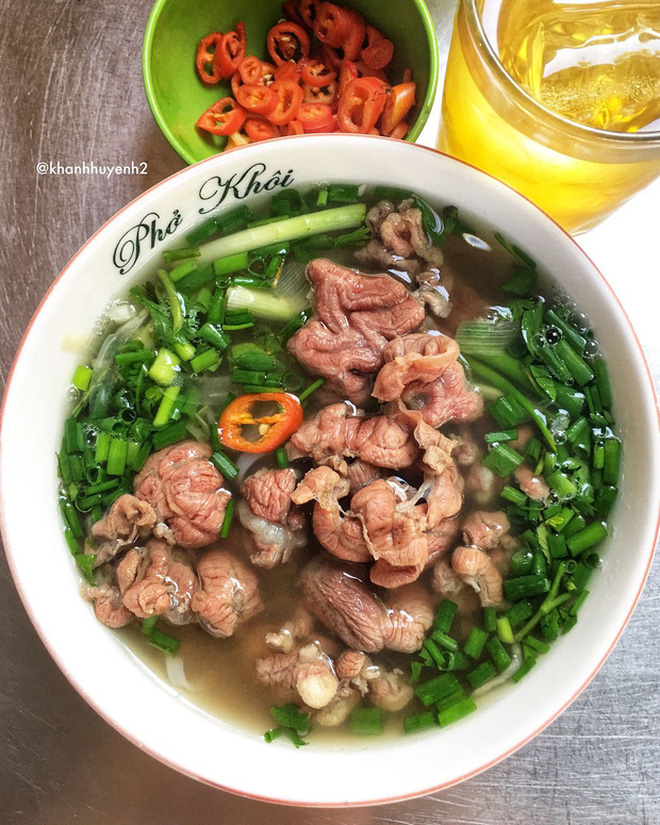 Người dân Hà Nội lúc này: Cuối cùng cũng được ăn phở sau hơn 80 ngày dài đằng đẵng! - Ảnh 1. Người dân Hà Nội lúc này: Cuối cùng cũng được ăn phở sau hơn 80 ngày dài đằng đẵng! - Ảnh 1.