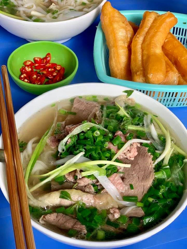 Người dân Hà Nội lúc này: Cuối cùng cũng được ăn phở sau hơn 80 ngày dài đằng đẵng! - Ảnh 3. Người dân Hà Nội lúc này: Cuối cùng cũng được ăn phở sau hơn 80 ngày dài đằng đẵng! - Ảnh 3.