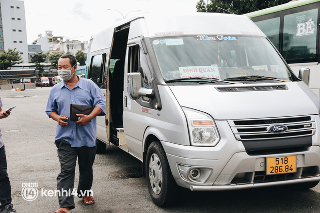 Diễn biến dịch ngày 13/10: Lãnh đạo Hà Nội nói gì về việc mở cửa và cho học sinh đi học trở lại?; Những tuyến tàu, xe nào hoạt động từ ngày 13/10? - Ảnh 3.