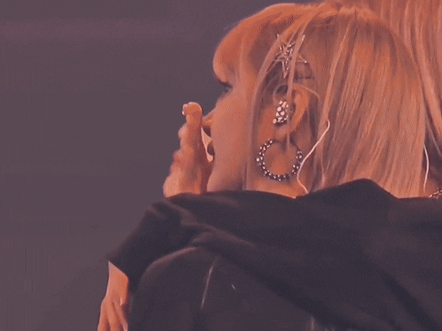 Clip triệu view chỉ với 1 c&acirc;u hỏi: V&agrave;o năm 2023 BLACKPINK tan r&atilde;, bạn c&ograve;n l&agrave; BLINK kh&ocirc;ng? - Ảnh 2.