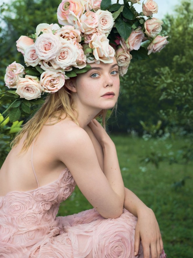 Còn đâu “công chúa” Elle Fanning đẹp như tiên tử ngày nào: Visual tuột dốc, sốc nhất là body lộ cả xương ngực - Ảnh 11. Còn đâu “công chúa” Elle Fanning đẹp như tiên tử ngày nào: Visual tuột dốc, sốc nhất là body lộ cả xương ngực - Ảnh 11.