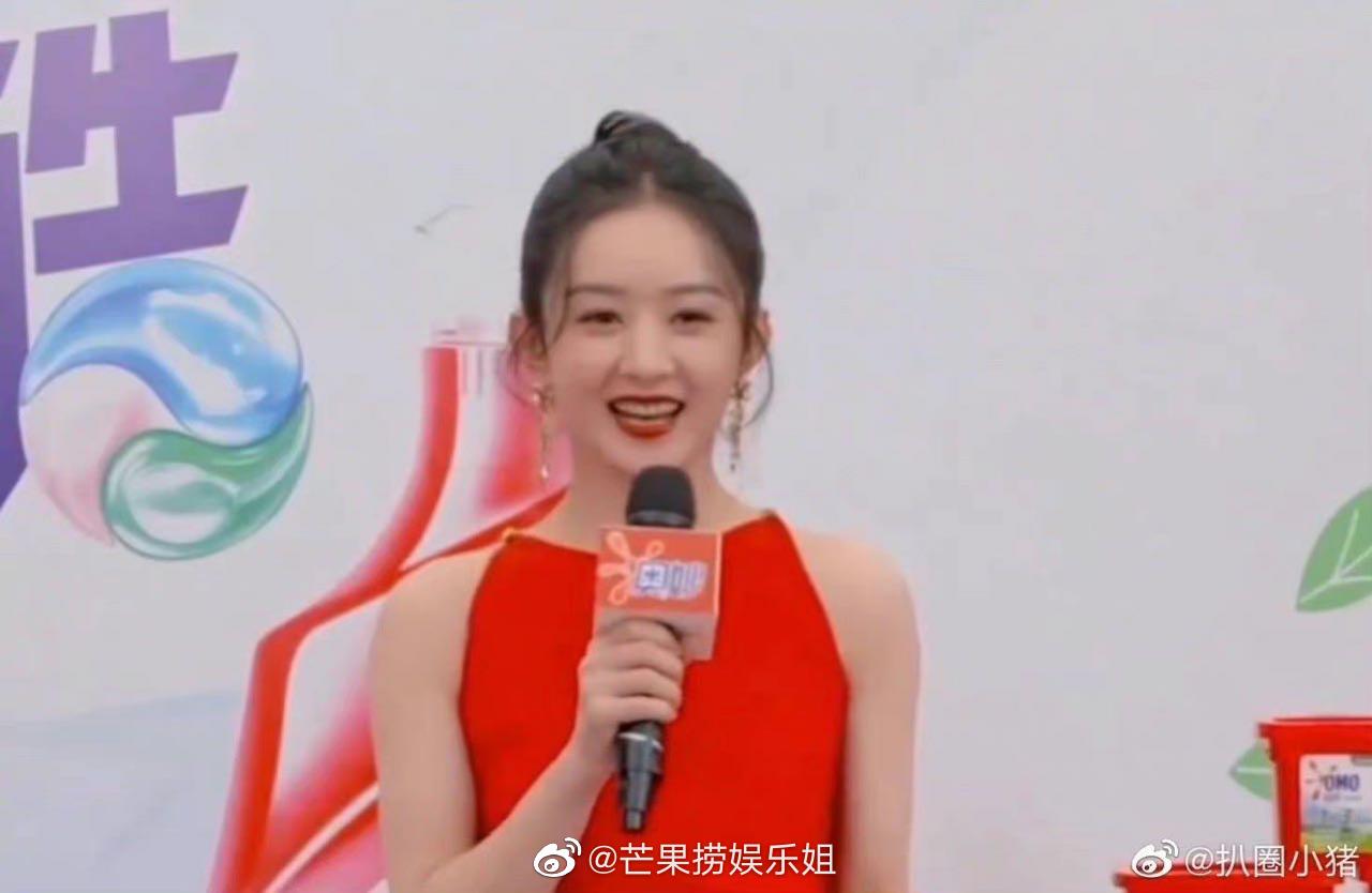 Triệu Lệ Dĩnh lên đồ như quý tộc khoe body đỉnh cao, ai dè ảnh livestream bóc sạch nhan sắc khác xa hậu trường PTS kỹ càng - Ảnh 10. Triệu Lệ Dĩnh lên đồ như quý tộc khoe body đỉnh cao, ai dè ảnh livestream bóc sạch nhan sắc khác xa hậu trường PTS kỹ càng - Ảnh 10.