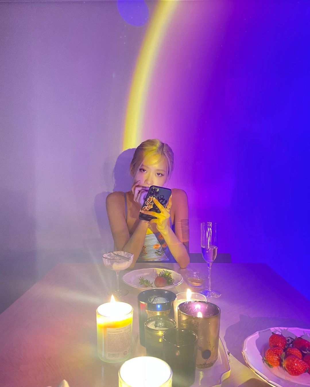 Giữa tranh cãi ủng hộ dancer YG ở Street Woman Fighter, Rosé (BLACKPINK) bỗng có động thái bất ngờ - Ảnh 6. Giữa tranh cãi ủng hộ dancer YG ở Street Woman Fighter, Rosé (BLACKPINK) bỗng có động thái bất ngờ - Ảnh 6.
